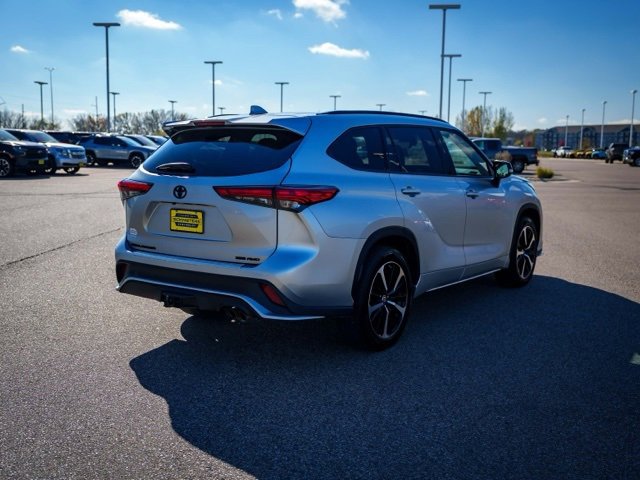 Used 2022 Toyota Highlander XSE image 6