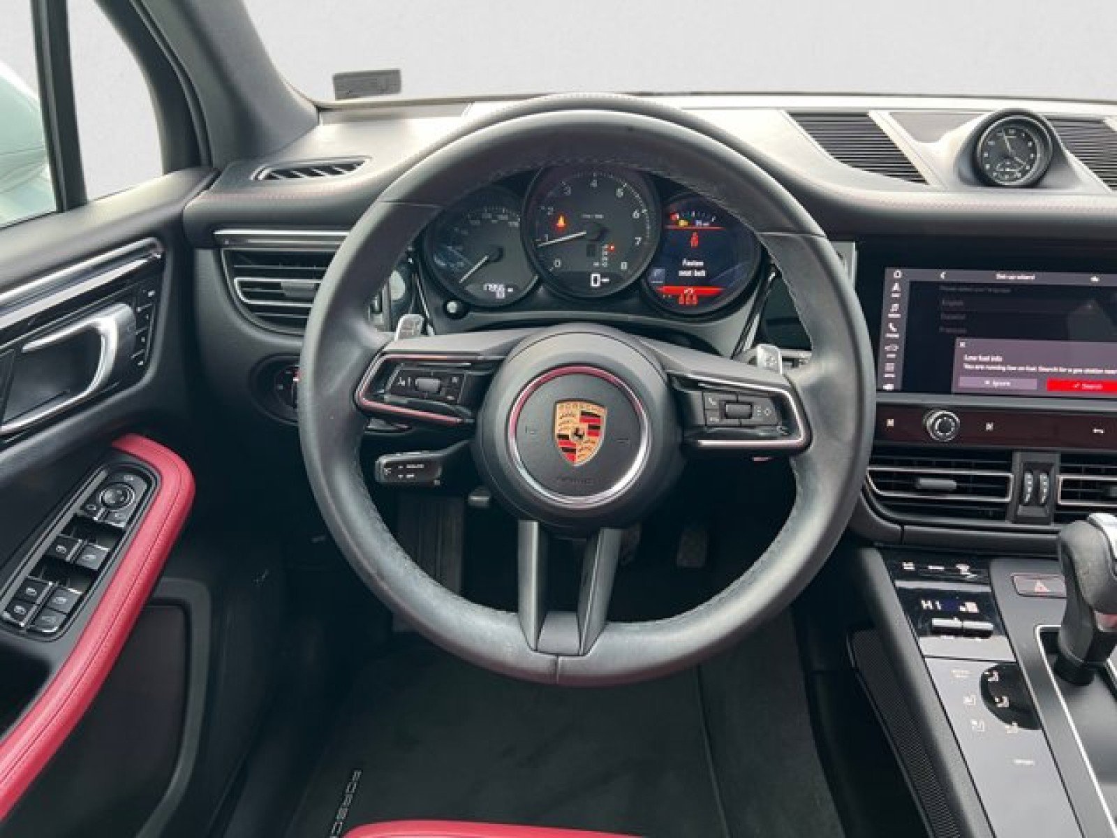 Used 2022 Porsche Macan AWD/4WD image 15