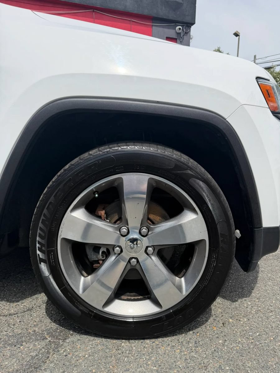Used 2014 Jeep Grand Cherokee Limited w/ Luxury Group II AWD/4WD image 13