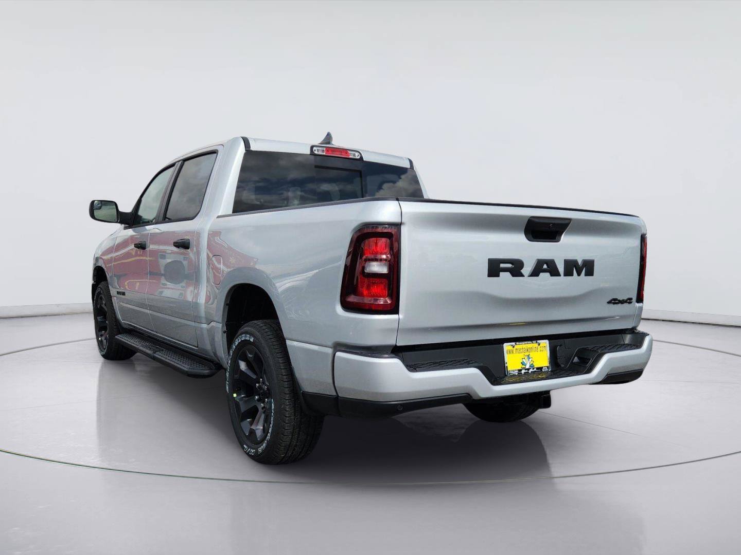 New 2026 RAM 1500 Express AWD/4WD image 3