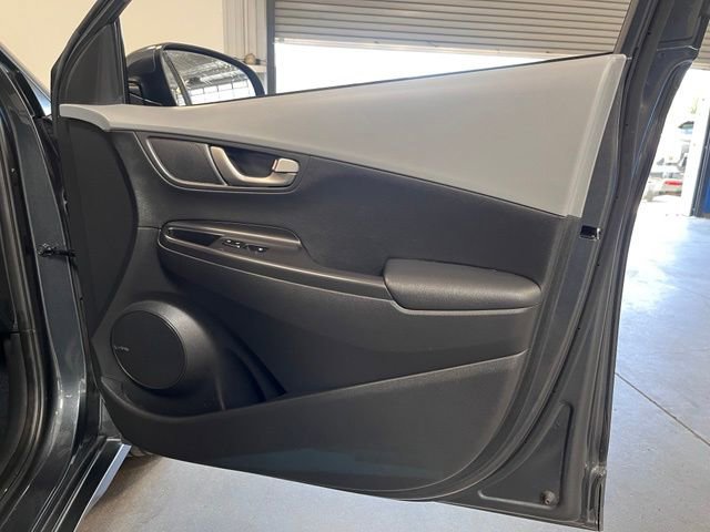 Used 2019 Hyundai Kona Limited FWD image 12