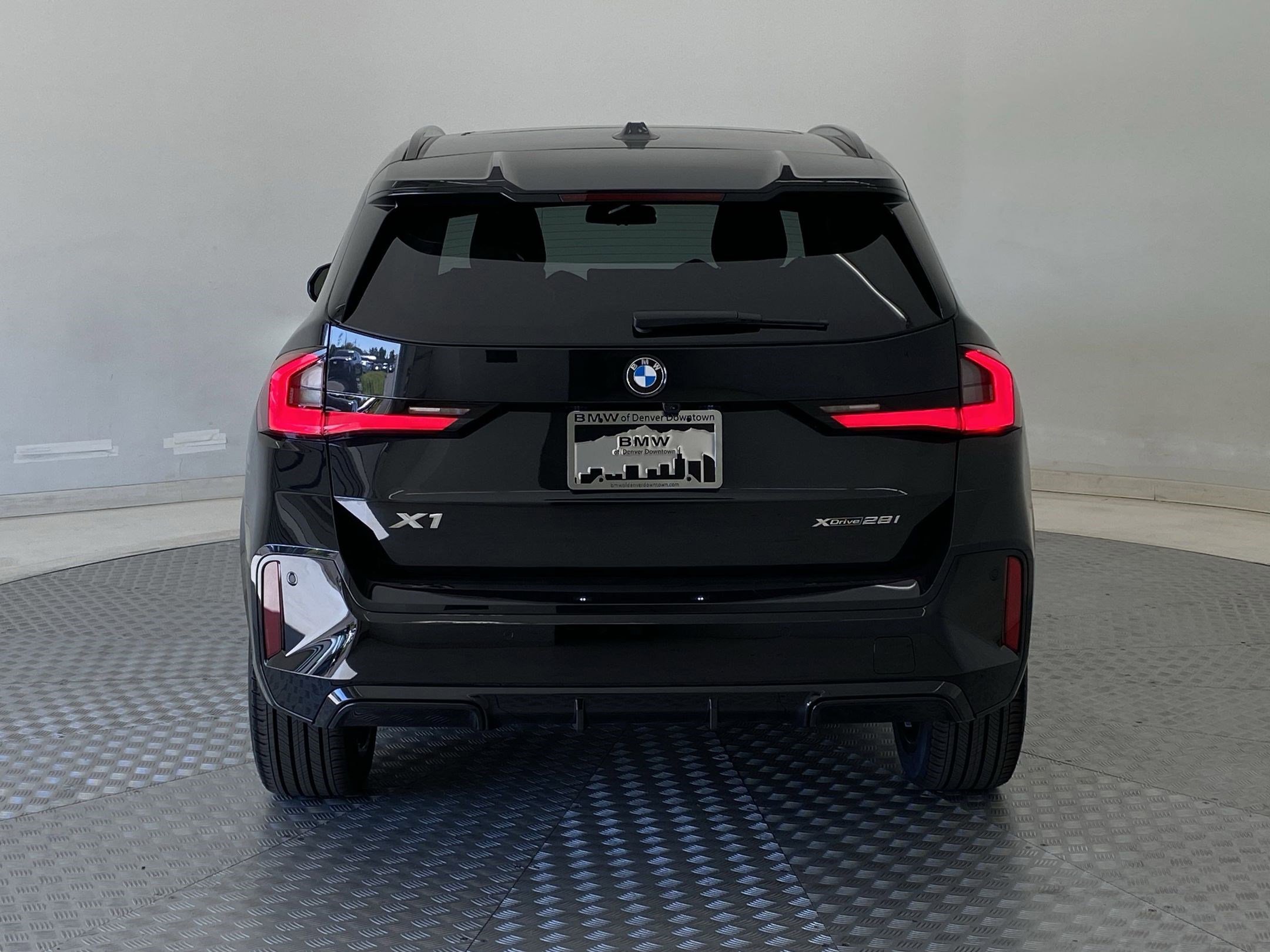 Used 2025 BMW X1 xDrive28i w/ M Sport Package image 9