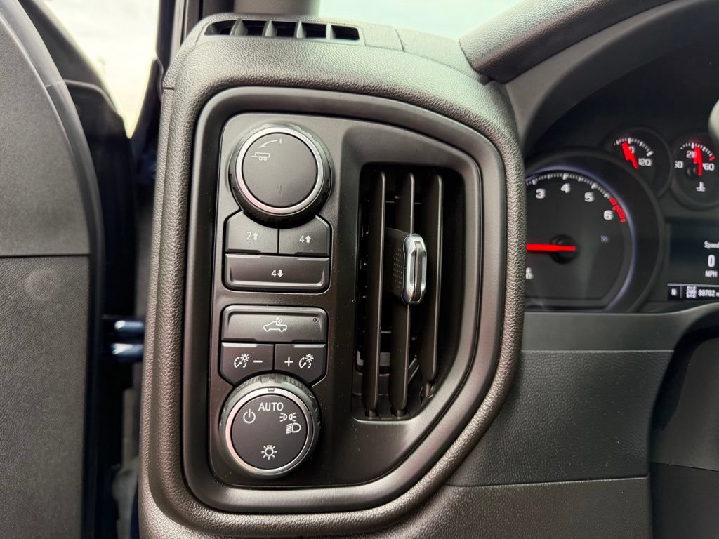 Certified 2022 Chevrolet Silverado 2500 Custom w/ Custom Convenience Package AWD/4WD image 15