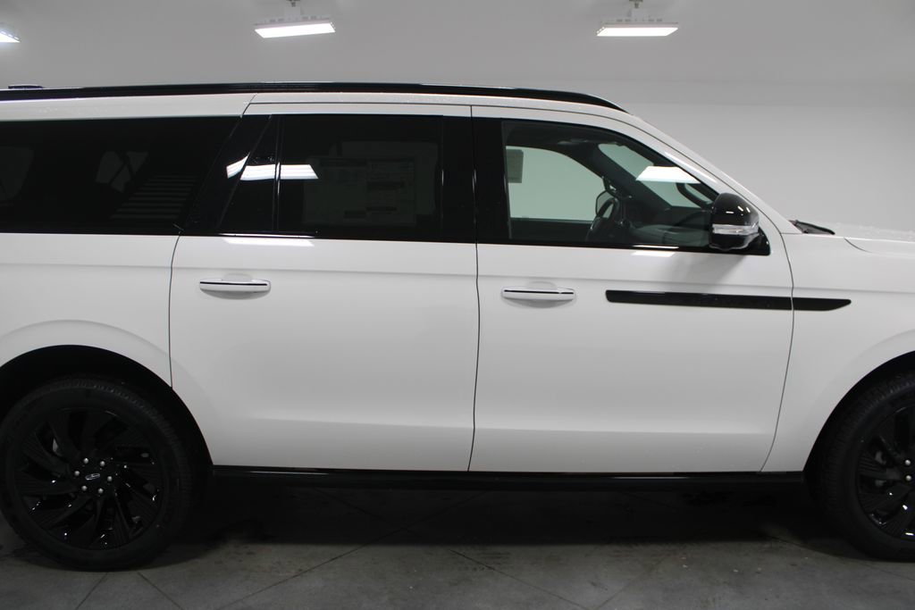 New 2025 Lincoln Navigator L Reserve w/ Jet Appearance Package image 10