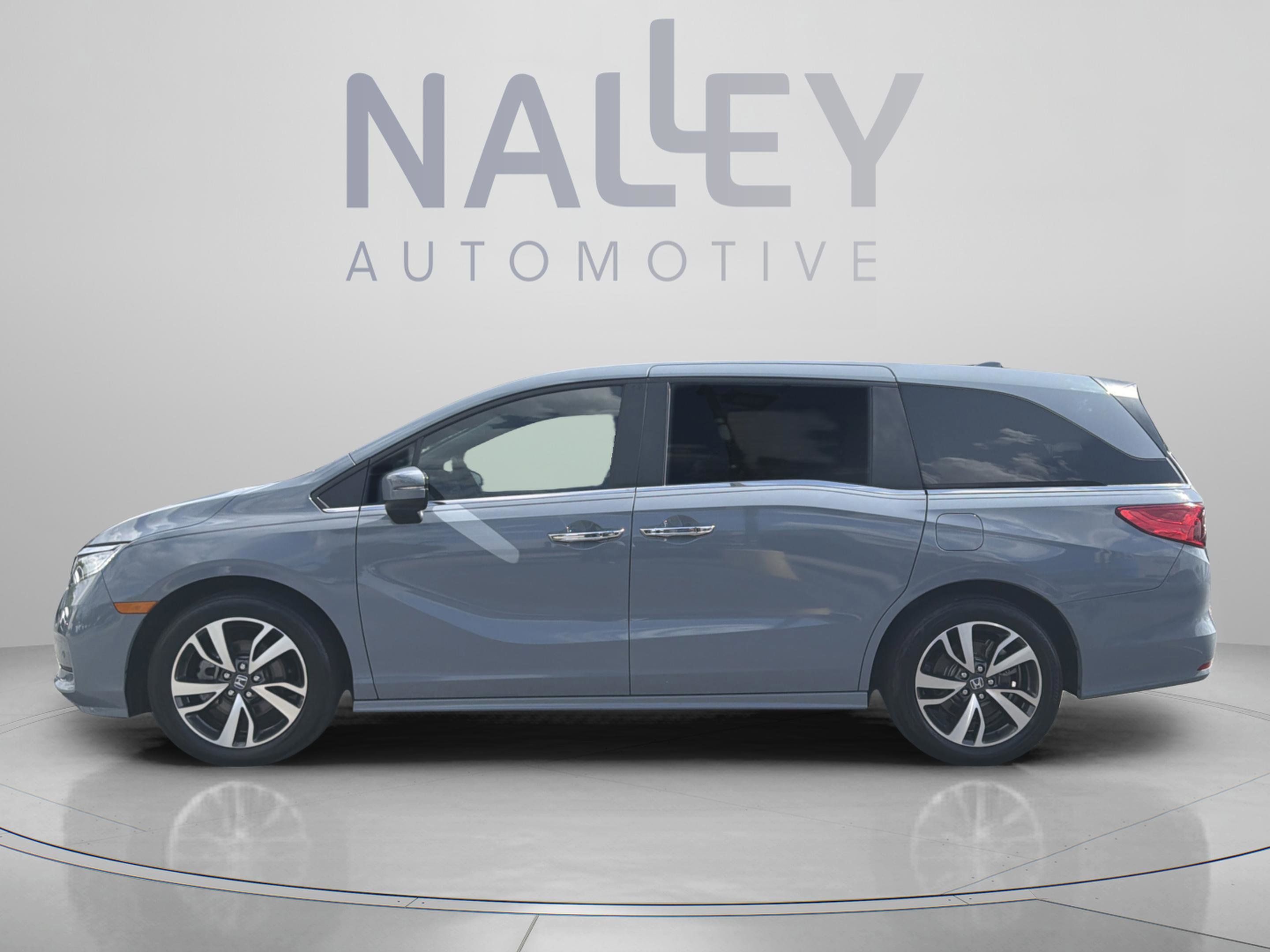 Used 2024 Honda Odyssey Touring image 2