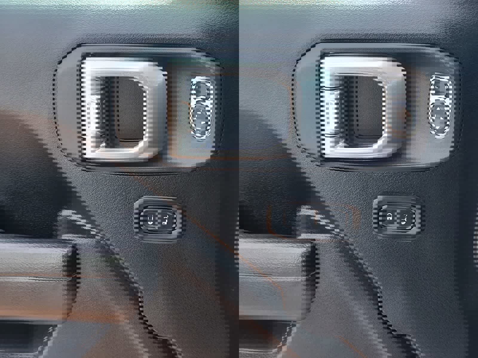 Used 2019 Jeep Wrangler Unlimited Rubicon w/ Steel Bumper Group image 12