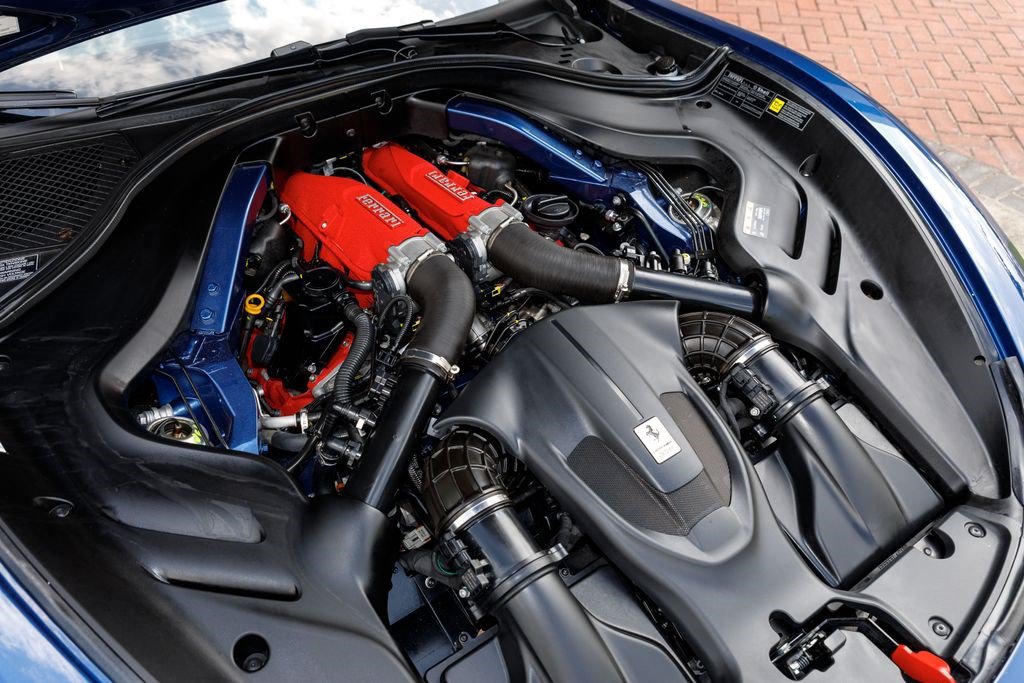 Used 2023 Ferrari Roma RWD image 11
