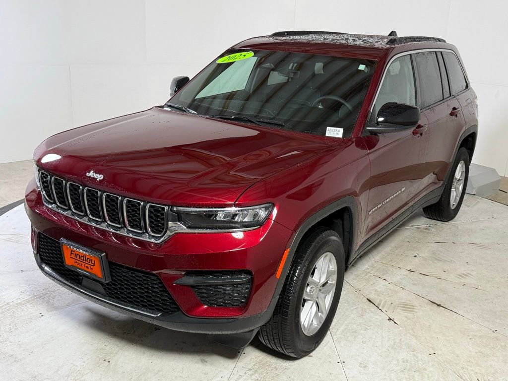 Certified 2025 Jeep Grand Cherokee Laredo X w/ Luxury Tech Group I image 3