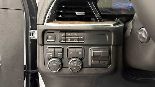 New 2026 Chevrolet Suburban High Country image 37