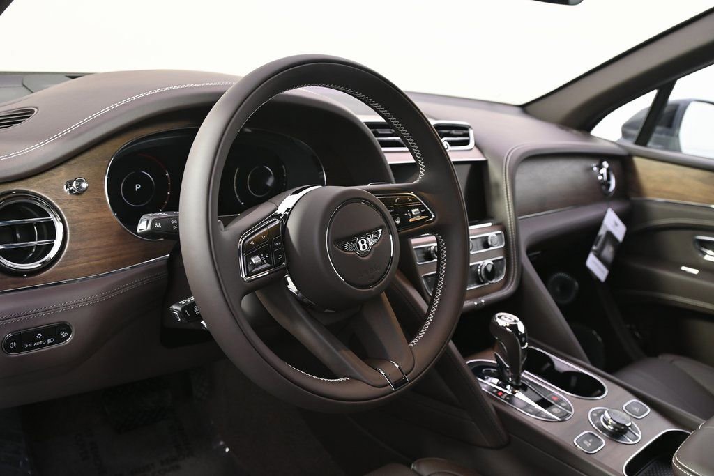 Used 2024 Bentley Bentayga Extended Wheelbase AWD/4WD image 11