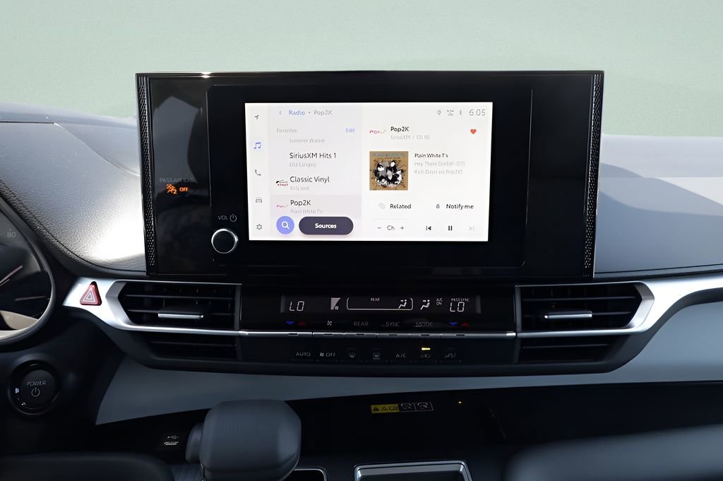 New 2026 Toyota Sienna LE FWD image 11