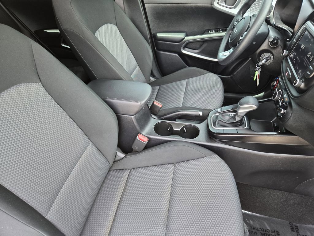 Certified 2023 Kia Soul LX FWD image 19