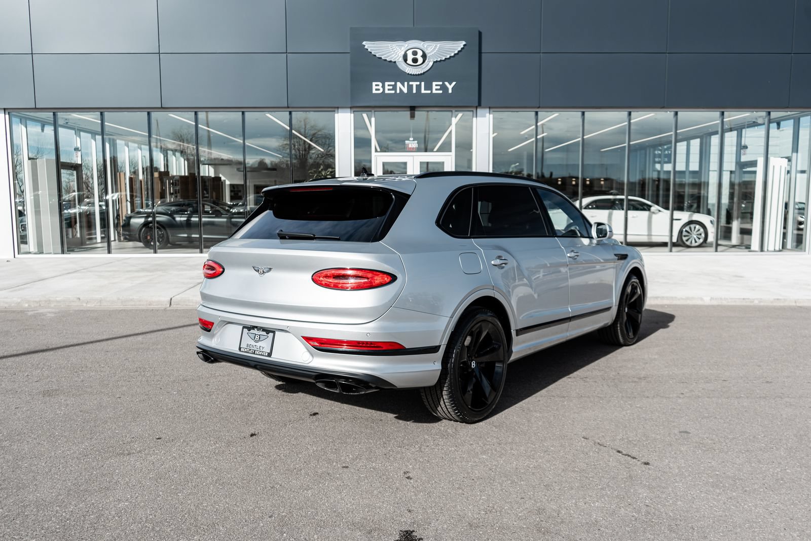 Certified 2023 Bentley Bentayga Extended Wheelbase AWD/4WD image 3