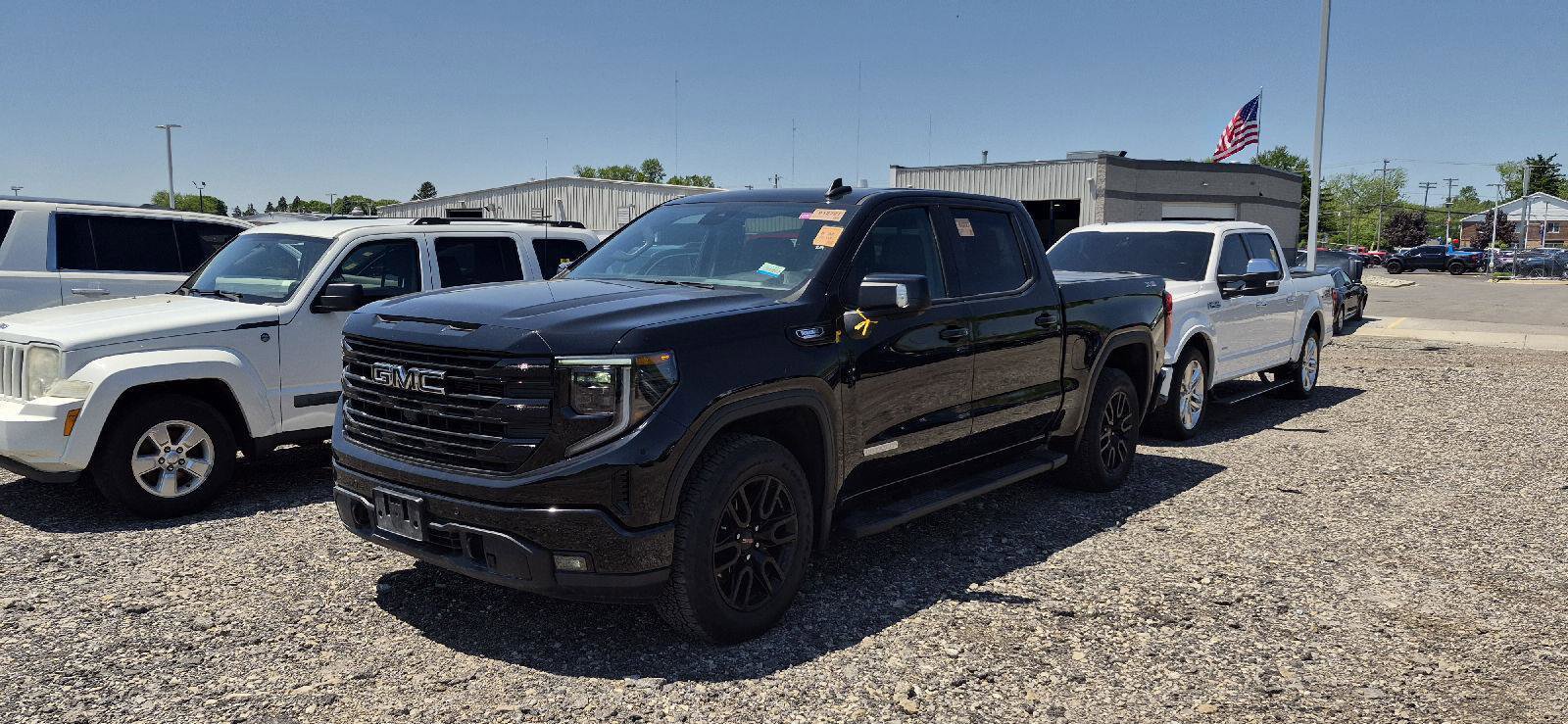 Used 2024 GMC Sierra 1500 Elevation w/ Elevation Premium Package AWD/4WD image 1