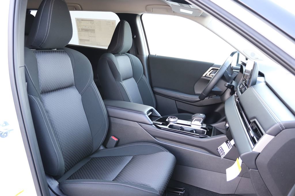 New 2026 Mitsubishi Outlander ES image 36