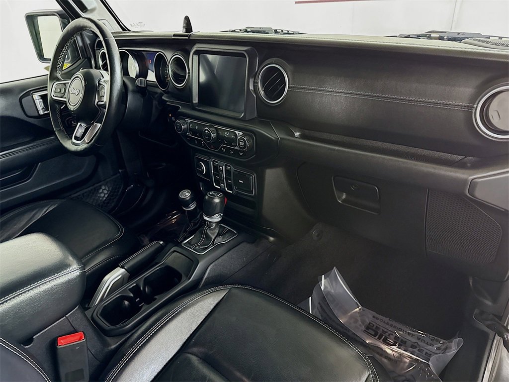 Used 2018 Jeep Wrangler Unlimited Sahara image 33