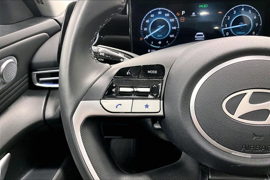 Certified 2025 Hyundai Elantra SEL image 24