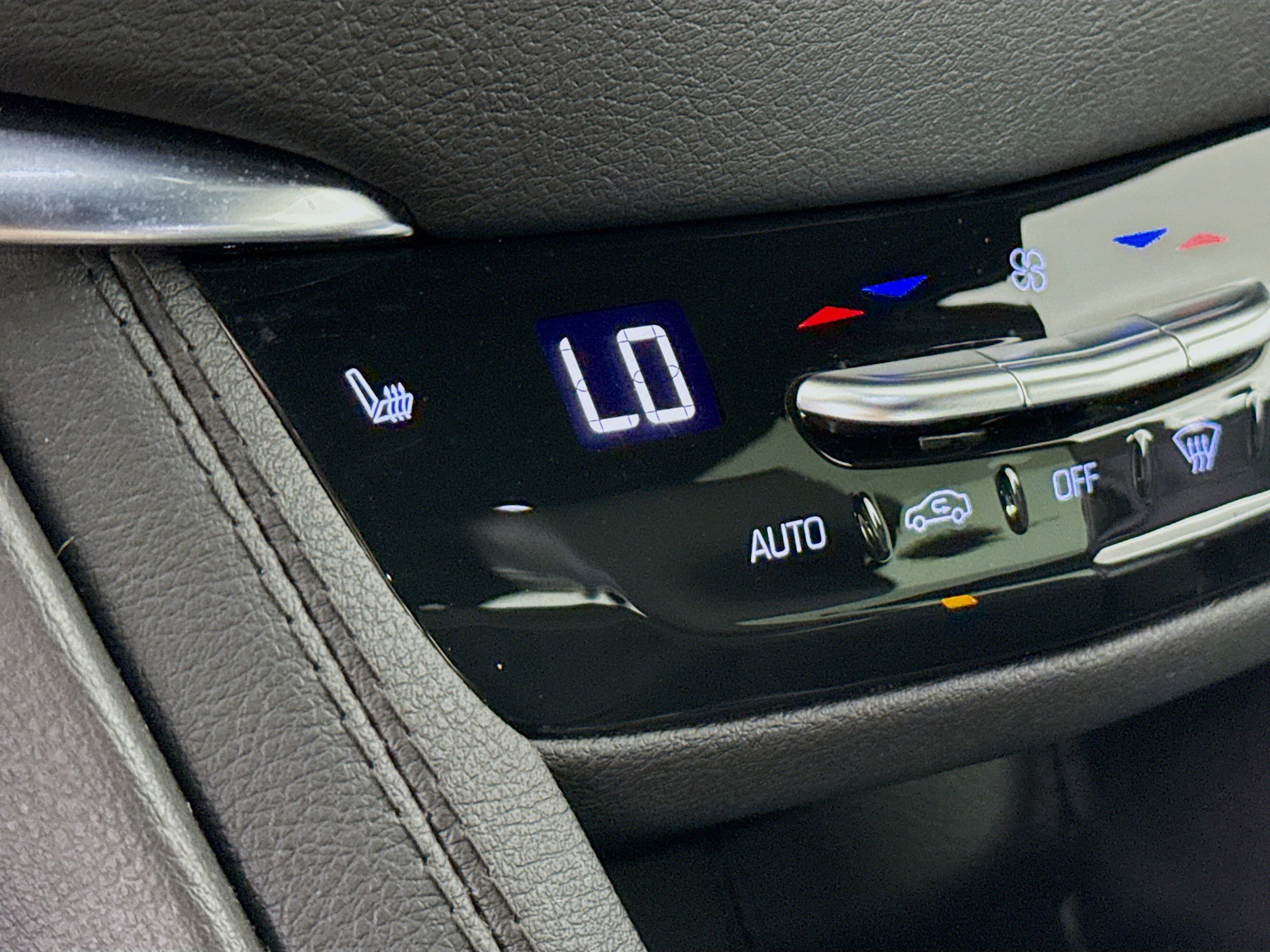 Used 2024 Cadillac XT6 Luxury image 24