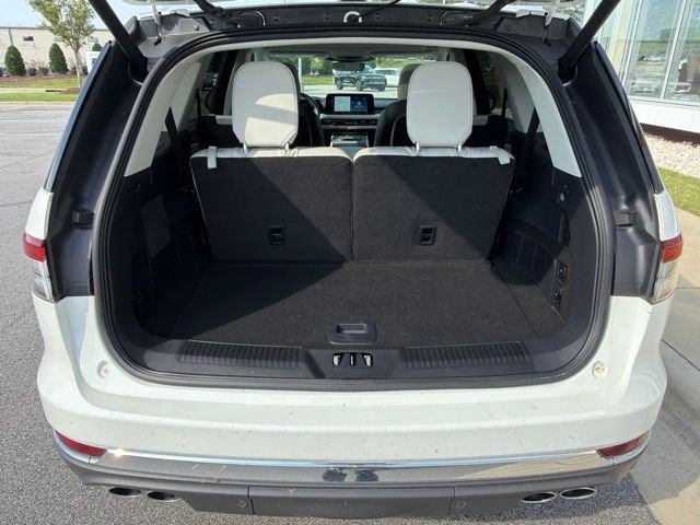 Used 2025 Lincoln Aviator 2WD image 41