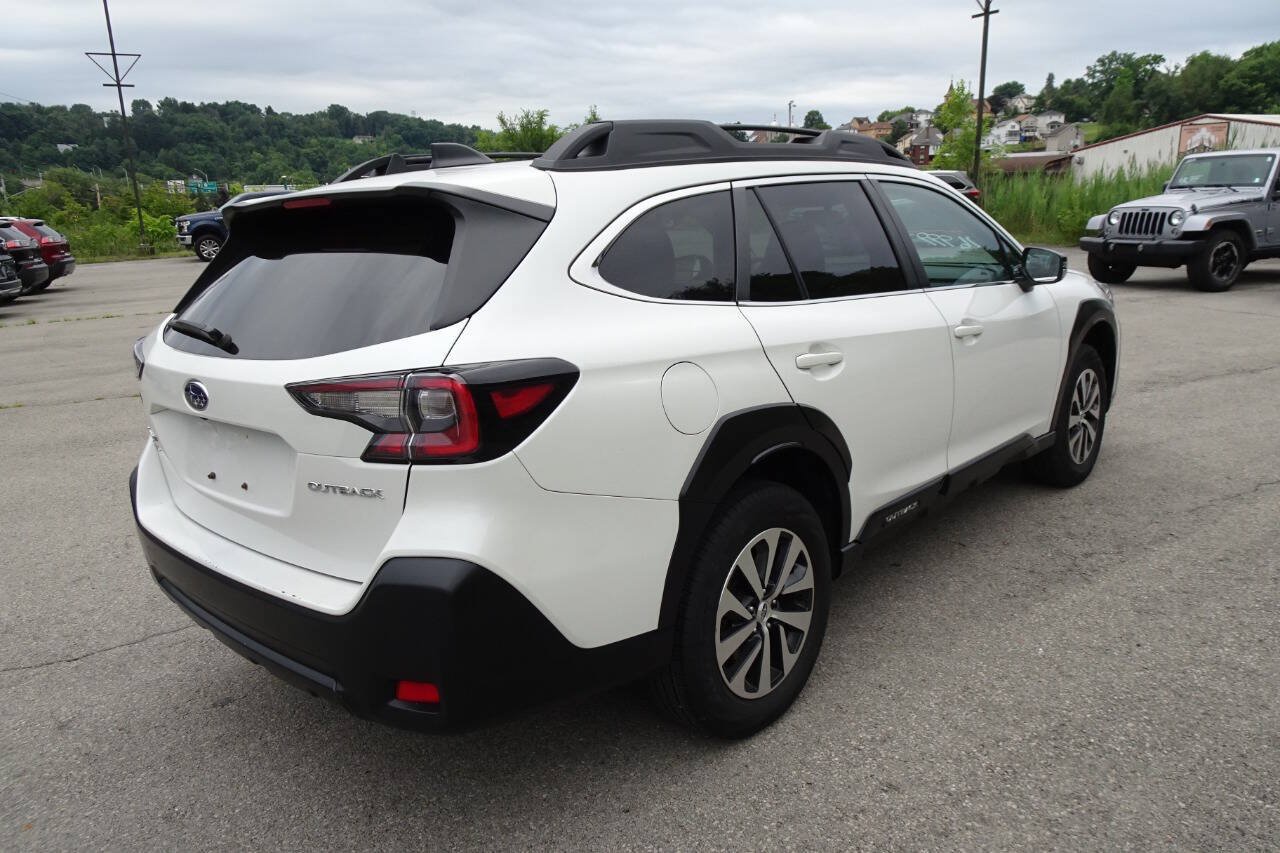Used 2024 Subaru Outback Premium AWD/4WD image 6