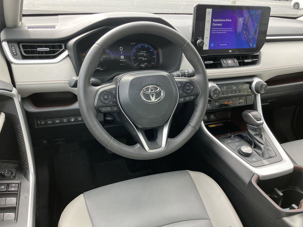 Used 2024 Toyota RAV4 Limited image 17