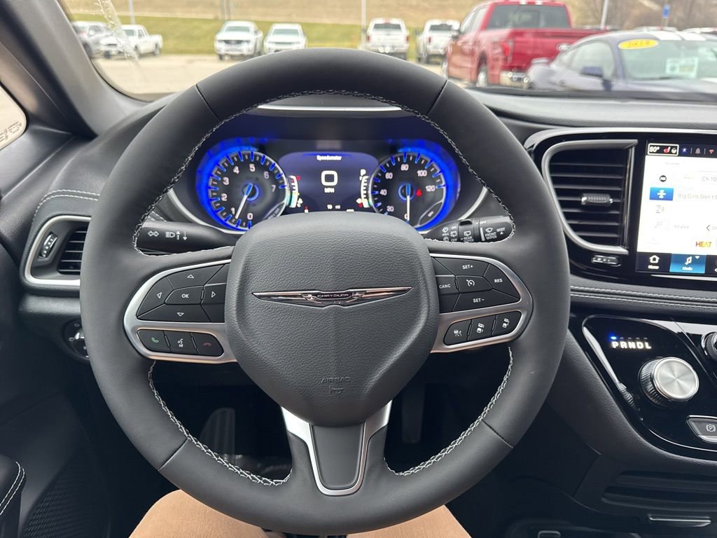New 2026 Chrysler Pacifica Select image 11