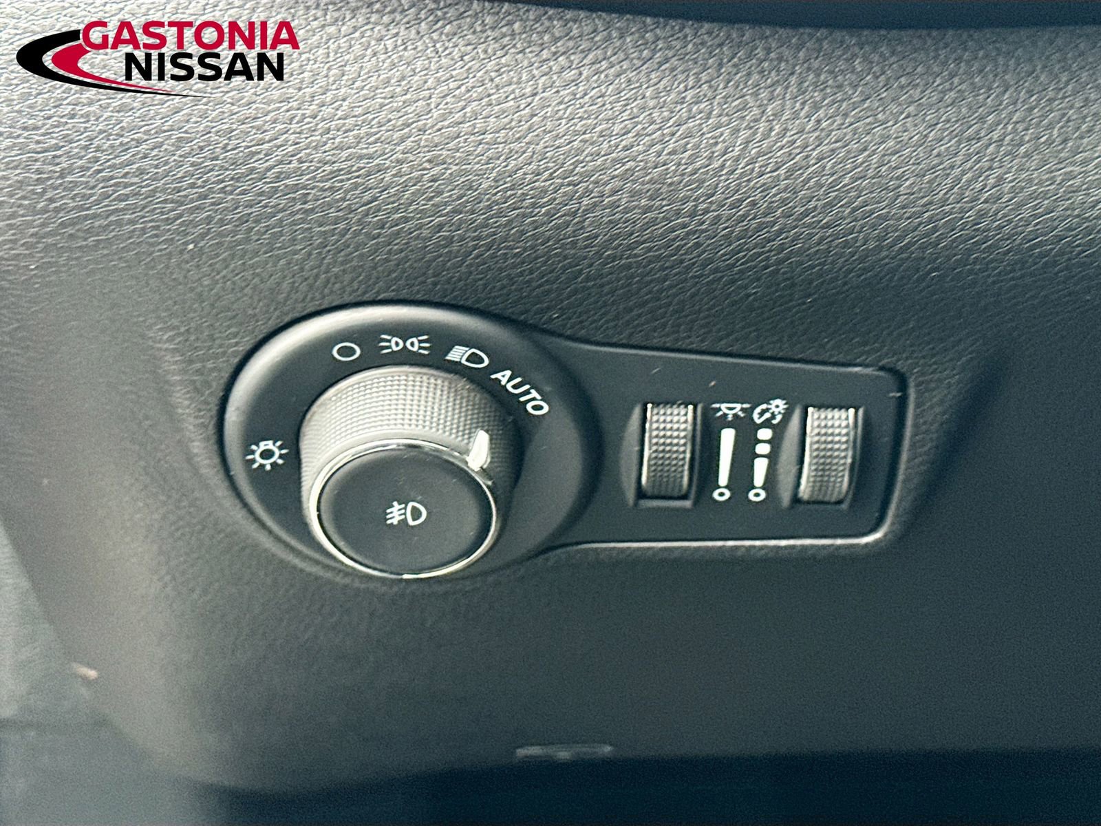 Used 2024 Jeep Compass Latitude image 13