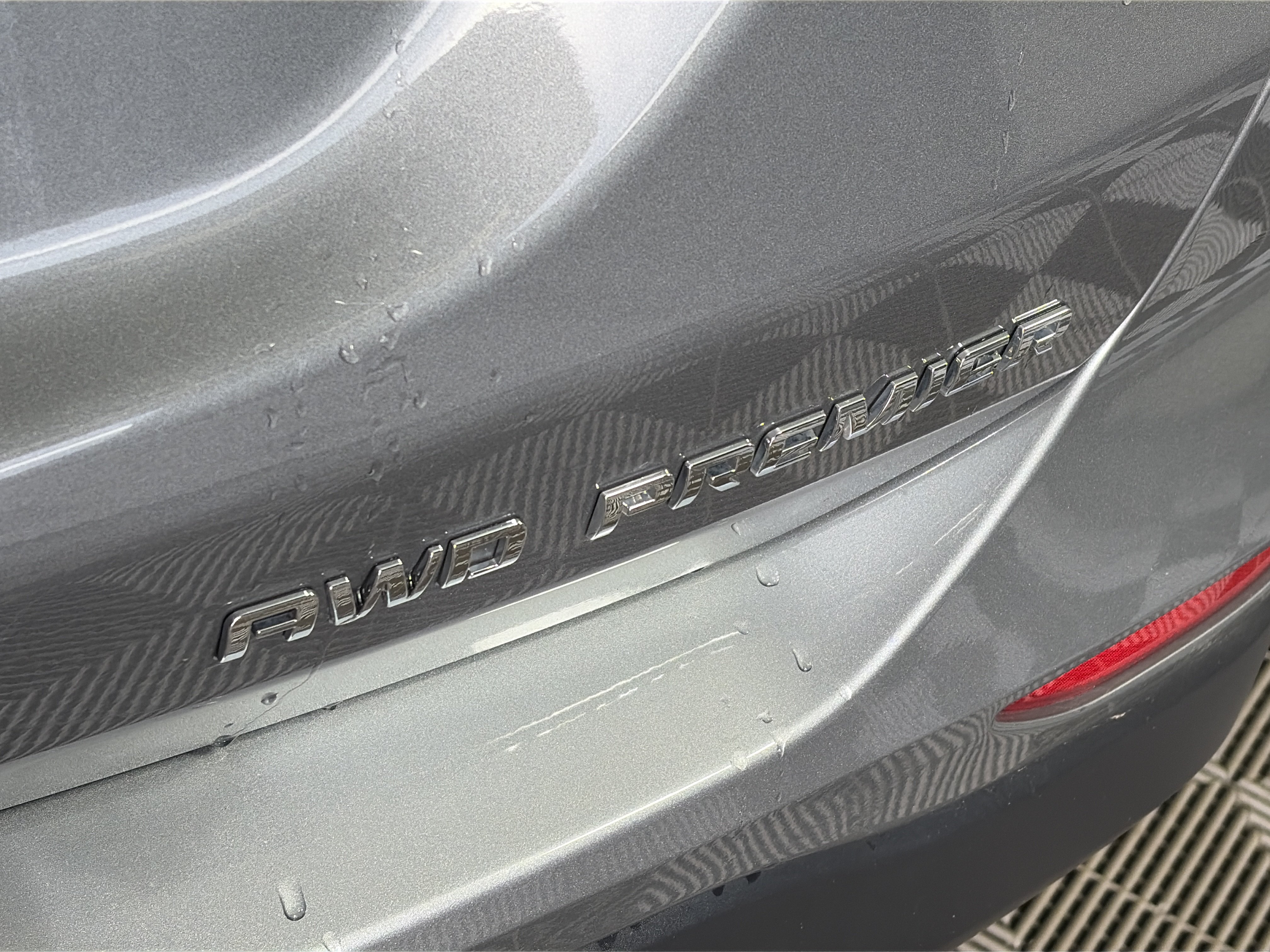 Used 2023 Chevrolet Equinox Premier AWD/4WD image 17