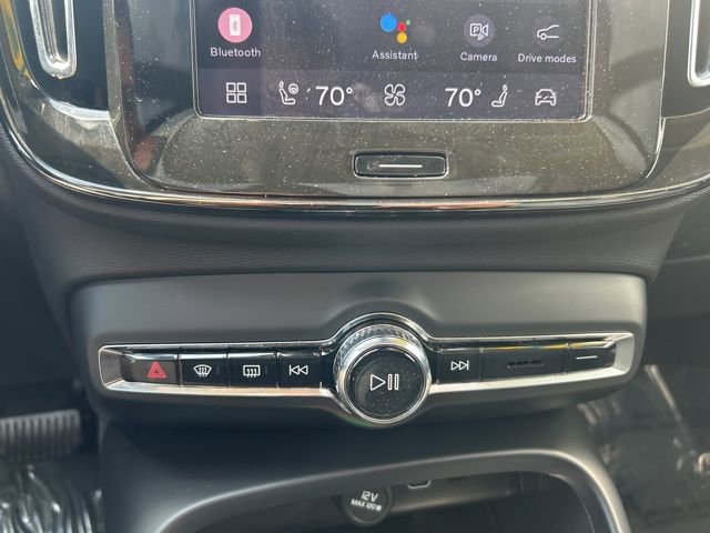 Certified 2025 Volvo XC40 B5 Plus AWD/4WD image 25