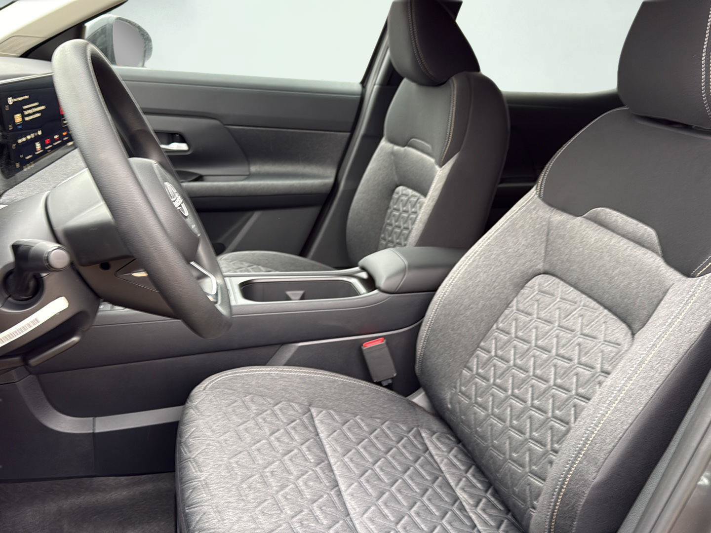 New 2026 Nissan Kicks SV w/ SV Premium Package AWD/4WD image 18