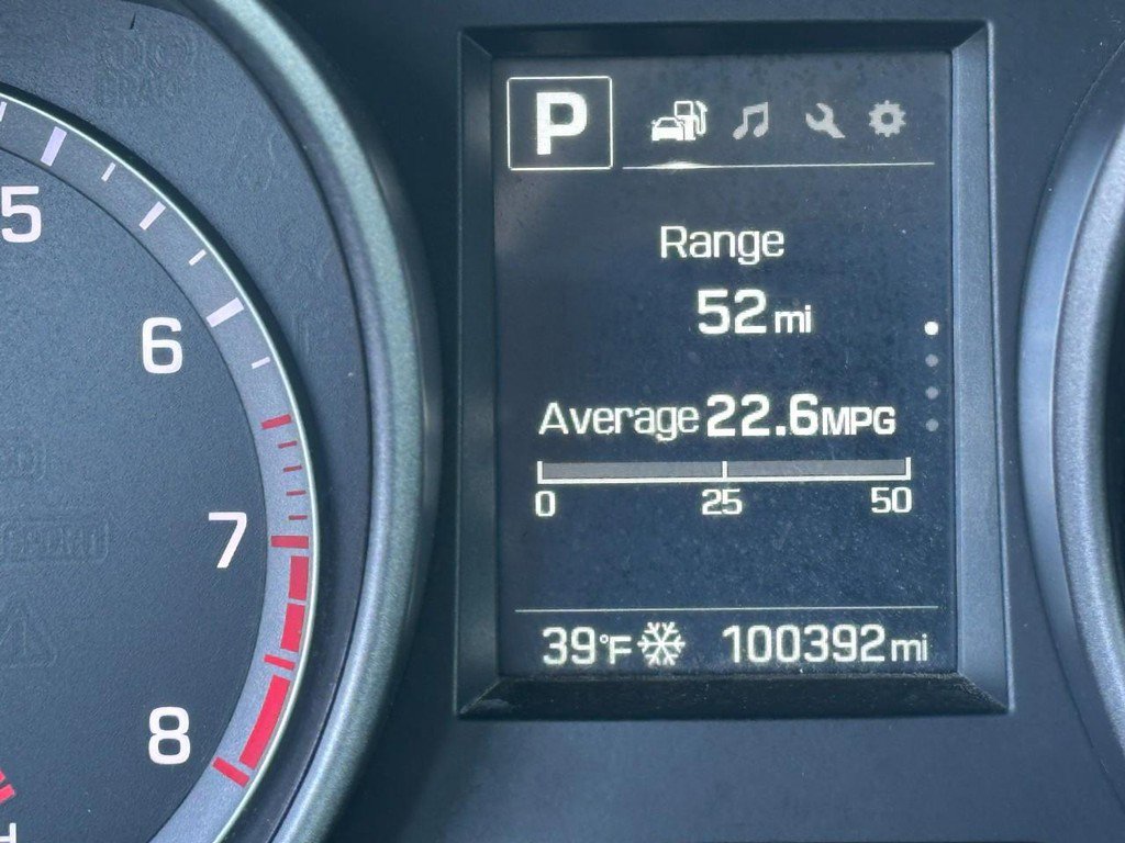 Used 2018 Hyundai Santa Fe Sport image 21