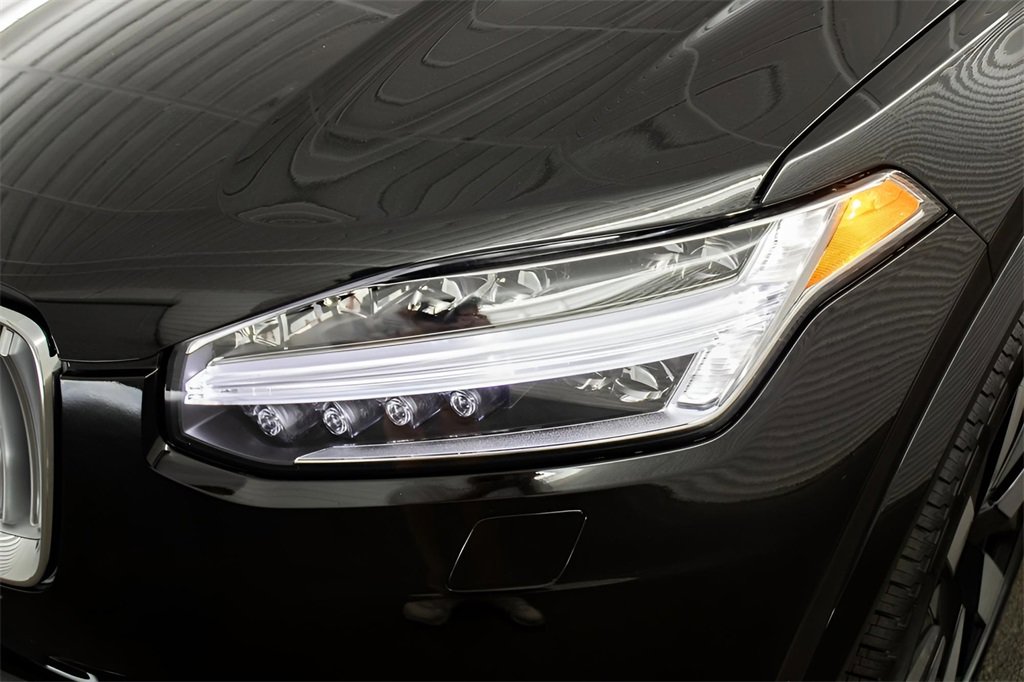 Certified 2025 Volvo XC90 T8 Plus image 5