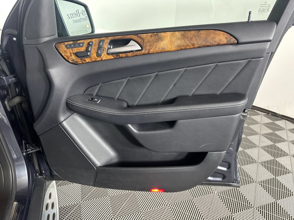 Used 2015 Mercedes-Benz GL 450 4MATIC image 14