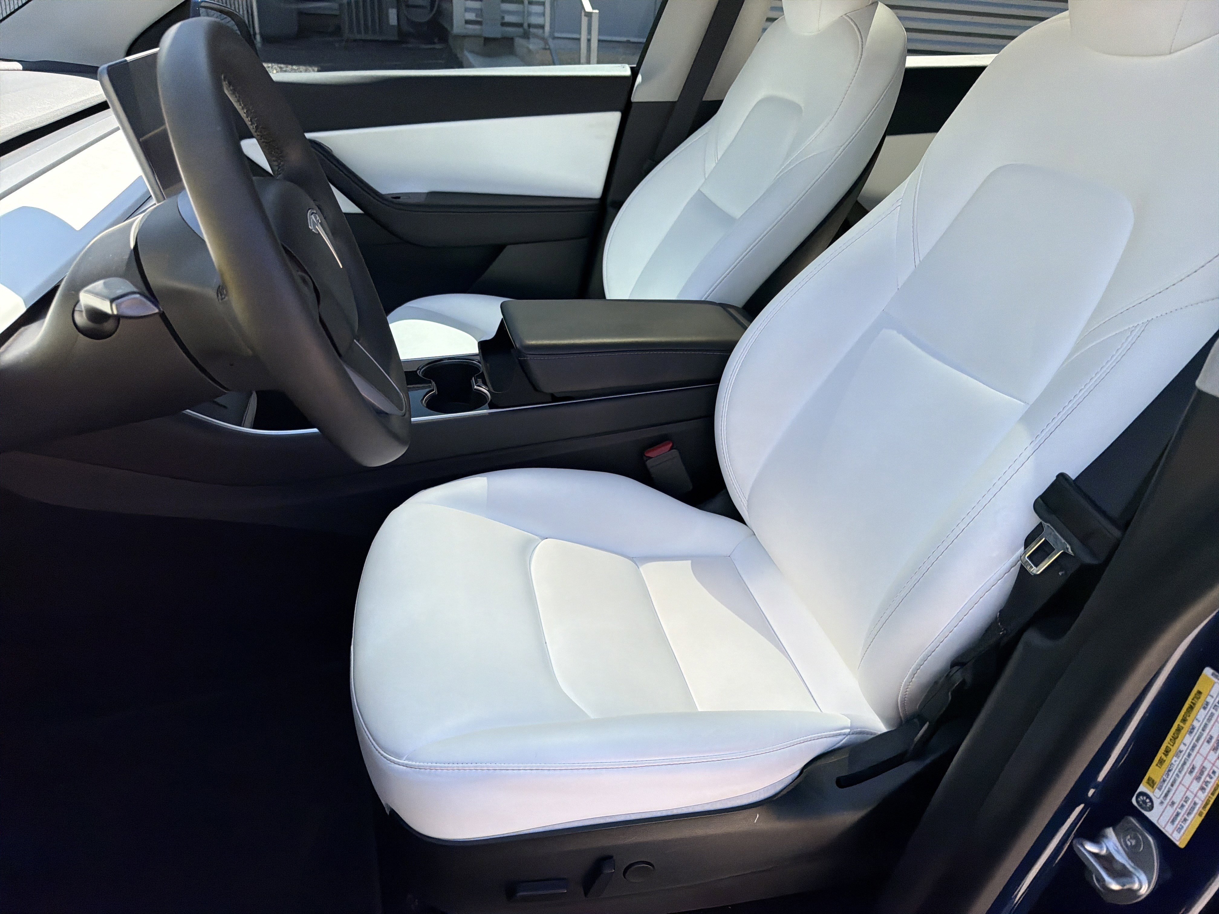 Used 2020 Tesla Model Y Long Range image 22