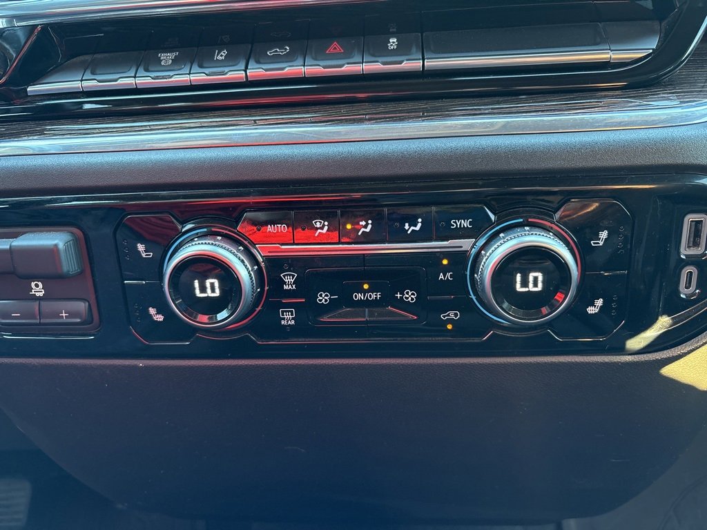 Used 2024 GMC Sierra 3500 SLE w/ SLE Value Package image 17