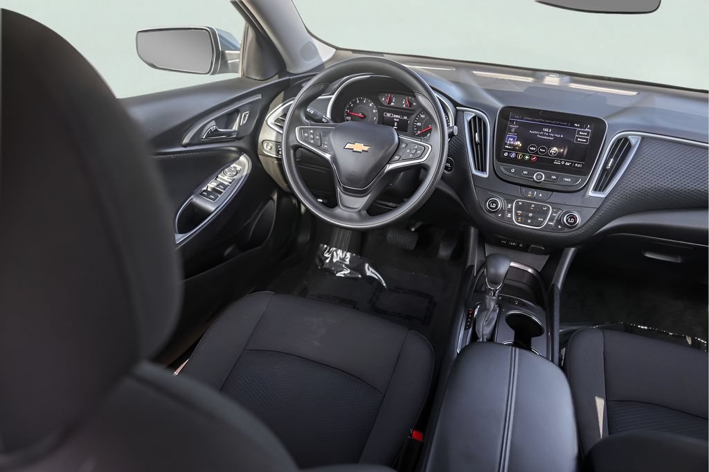 Used 2025 Chevrolet Malibu LT FWD image 28