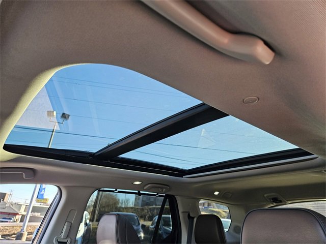 Used 2025 Honda Pilot Elite image 19