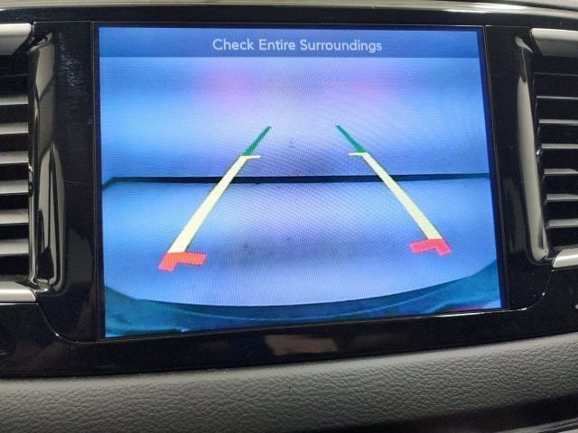 Used 2017 Chrysler Pacifica Touring-L image 3