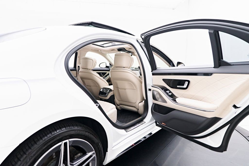 Used 2024 Mercedes-Benz S 580e 4MATIC Sedan image 30