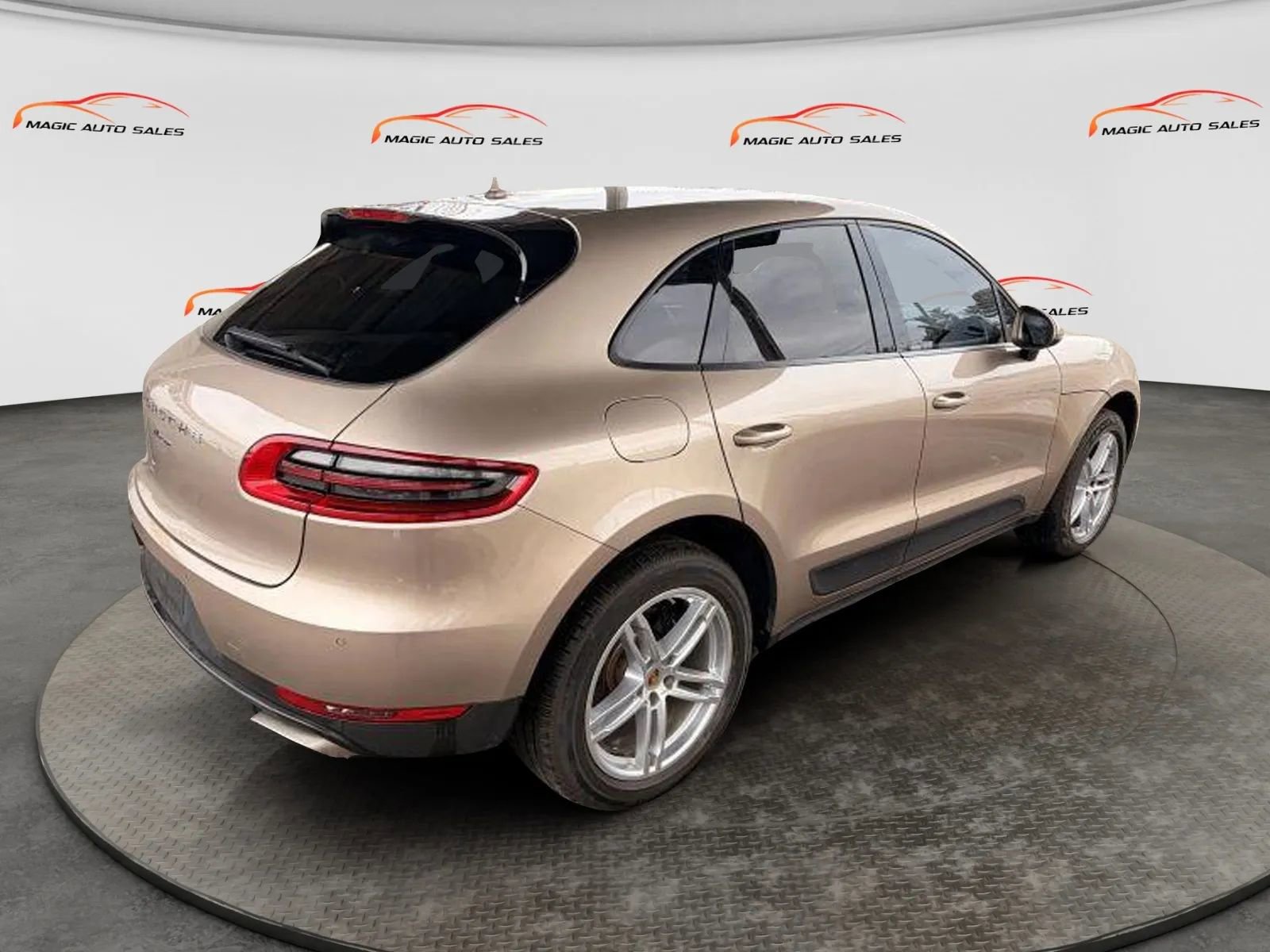 Used 2017 Porsche Macan image 8