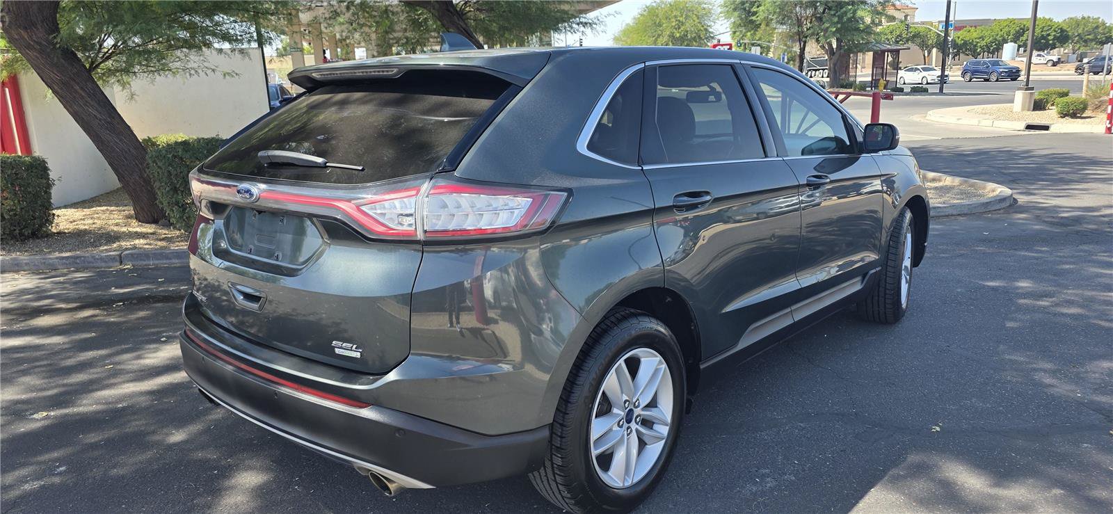 Used 2015 Ford Edge SEL FWD image 5