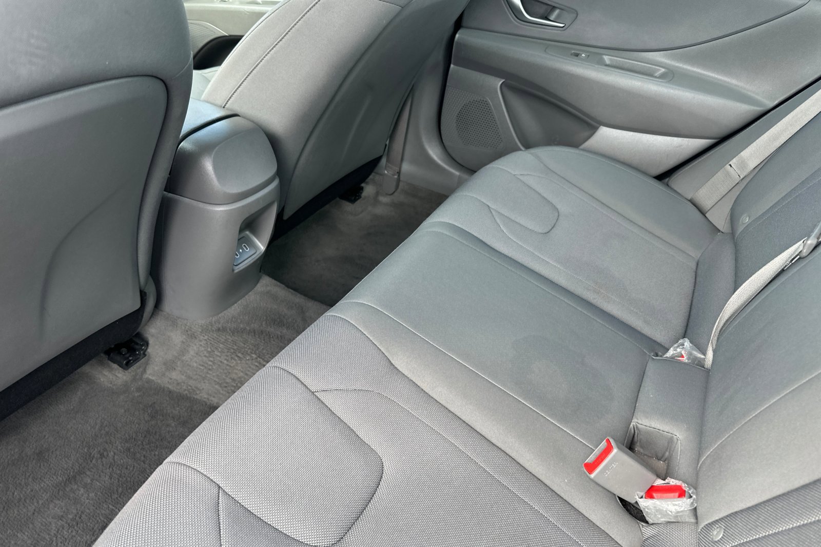 Certified 2024 Hyundai Elantra SE FWD image 12