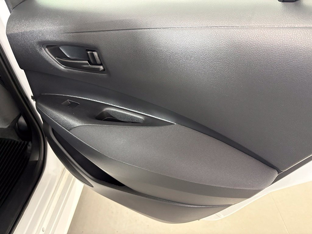 Used 2025 Toyota Corolla LE FWD image 34