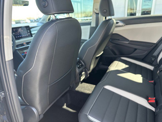 New 2025 Volkswagen Taos SEL image 22