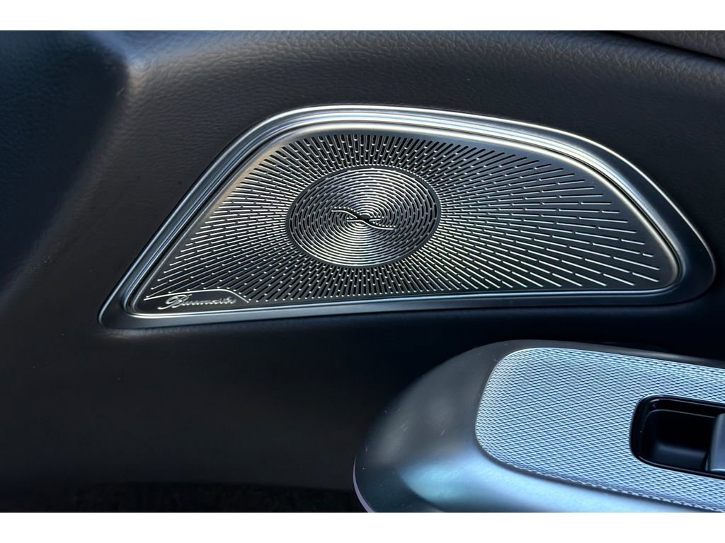 Used 2025 Mercedes-Benz E 350 Sedan image 19