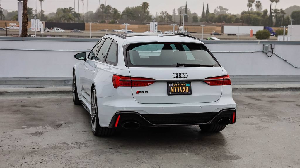 Used 2021 Audi RS 6 w/ Executive Package AWD/4WD image 7