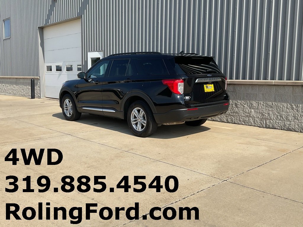 Used 2022 Ford Explorer XLT image 3