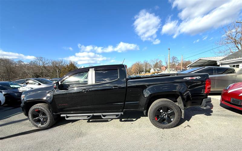 Used 2022 Chevrolet Colorado LT w/ Redline Special Edition image 2