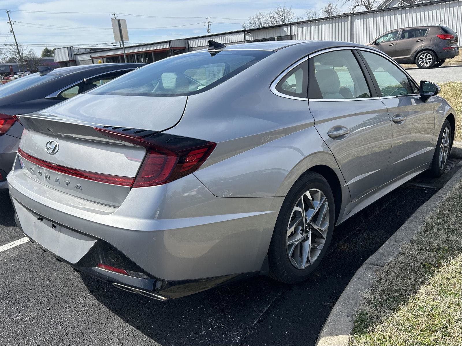 Used 2023 Hyundai Sonata SEL FWD image 4