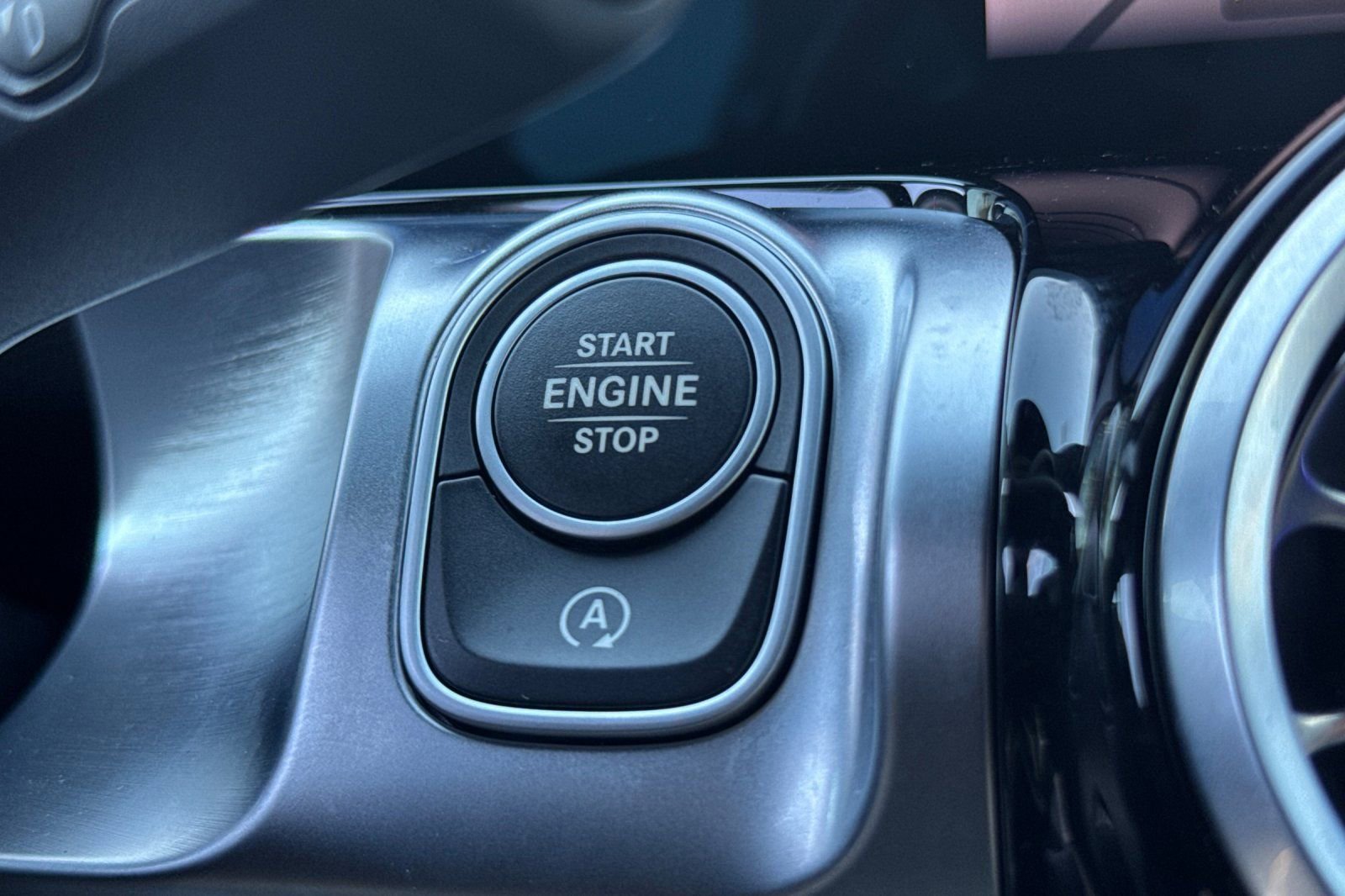 Certified 2025 Mercedes-Benz GLB 250 image 26